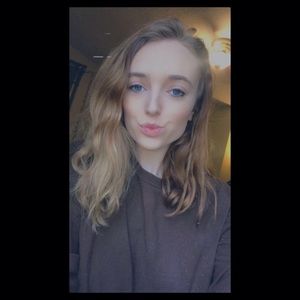 Meet your Posher, Alexis